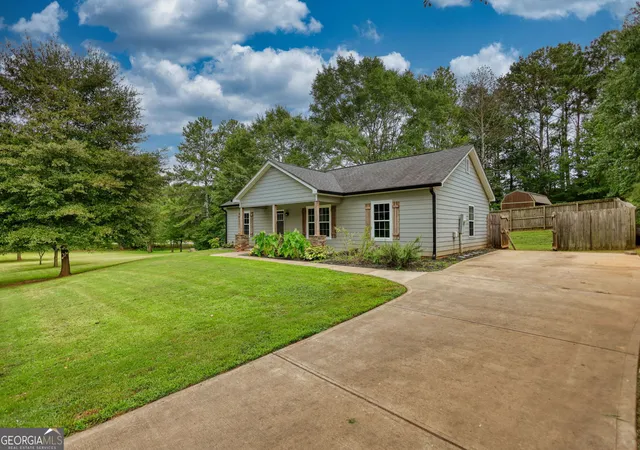 Photo 3 of Sale Pending at 1020 Flt Rock Rd, Madison, GA 30650 | MLS# 10813988 | Listing updated on 2026-08-13