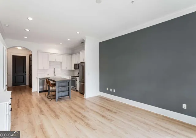 Listing Photo 4 - Condo for sale in building located at 625 Piedmont Ave Ne, Atlanta, GA 30308 - Unit #3002