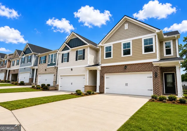 Photo 2 of Sale Pending at 6387 Towhee Wy, Morrow, GA 30260 | MLS# 10769506 | Listing updated on 2026-09-01