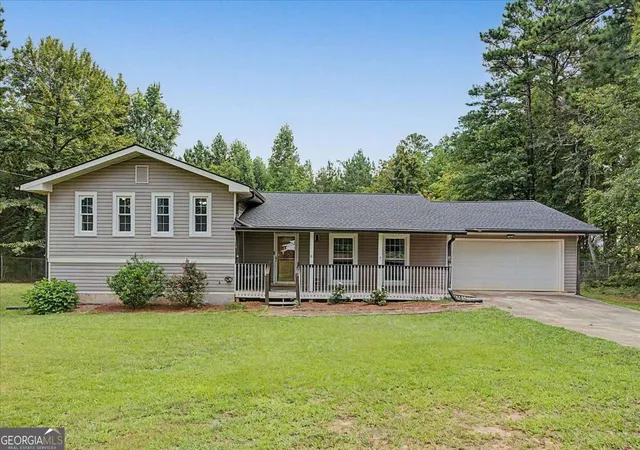2nd image of 576 Cross Plains Rd, Carrollton, GA 30116 | MLS# 10820846