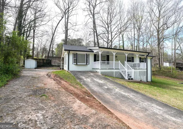 Photo 3 of Single family home for sale at 1980 Winchester Ct Sw, Marietta, GA 30008 | MLS# 10801019 | Listing updated on 2026-08-20