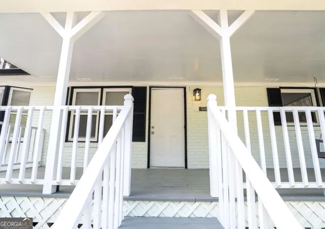 Photo 3 of Single family home for sale at 1980 Winchester Ct SW, Marietta, GA 30008 | MLS# 10801019 | Listing updated on 2026-10-16