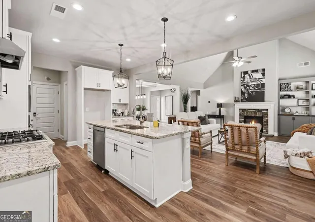 5th image of 26 Baral Rdg, Sharpsburg, GA 30277 | MLS# 10791292