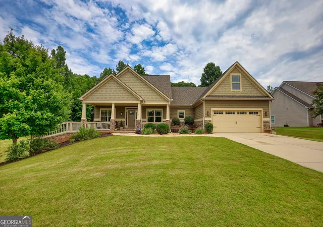 Photo 1 of Single family home for sale at 913 Ashland Fls Dr, Monroe, GA 30656 | MLS# 10794715 | Listing updated on 2026-07-19
