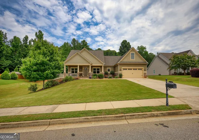 Photo 2 of Single family home for sale at 913 Ashland Fls Dr, Monroe, GA 30656 | MLS# 10794715 | Listing updated on 2026-07-19