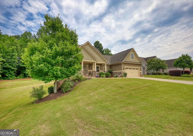 Photo 4 of Single family home for sale at 913 Ashland Fls Dr, Monroe, GA 30656 | MLS# 10794715 | Listing updated on 2026-07-19