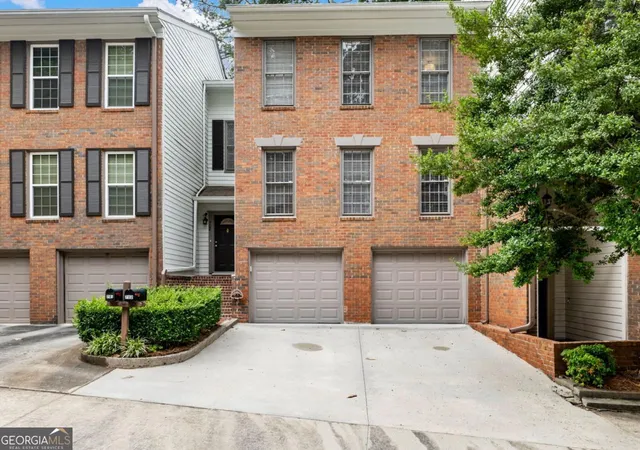 2nd image of 702 Brandywine Cir, Sandy Springs, GA 30350 | MLS# 10792995