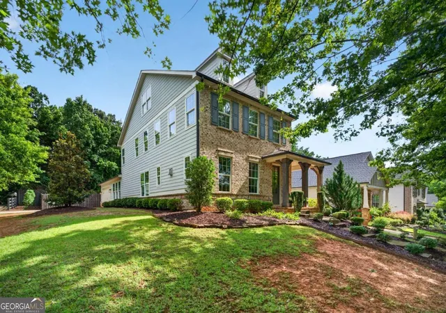 Photo 2 of Single family home for sale at 301 Edgewater Dr, Athens, GA 30605 | MLS# 10792332 | Listing updated on 2026-08-29