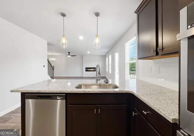 3rd image of 204 Freshwater Ct, Lagrange, GA 30241 | MLS# 10726922