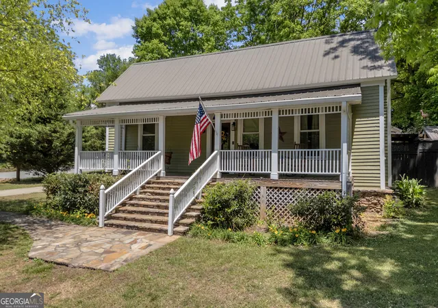 Homes for sale in Maysville, GA | 24 N Main St, Maysville, GA 30558 | MLS# 10759530
