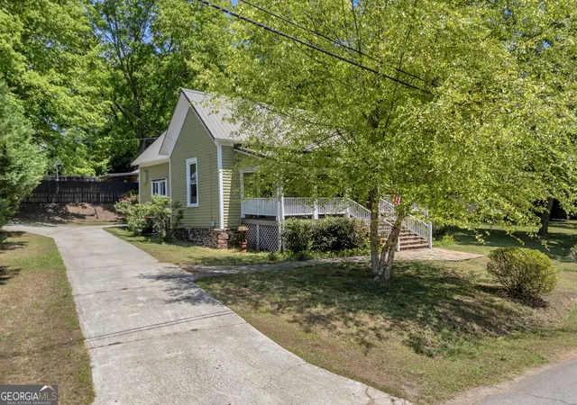Homes for sale in Maysville, GA | 24 N Main St, Maysville, GA 30558 | MLS# 10759530