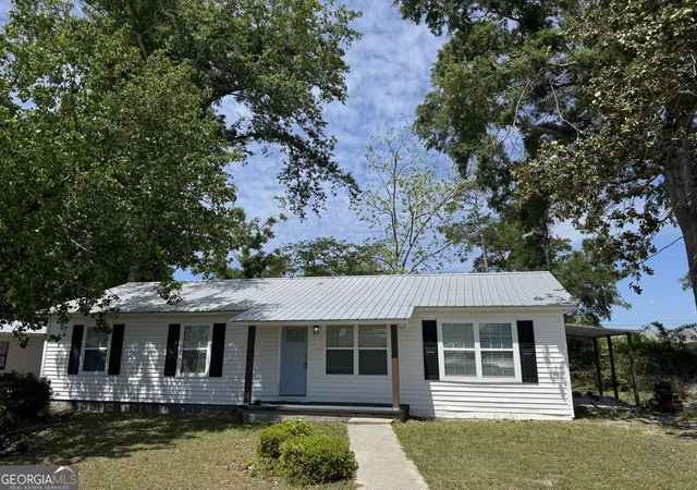 Photo 3 of Single family home for sale at 10 Grove, Hazlehurst, GA 31539 | MLS# 10825521 | Listing updated on 2026-10-07