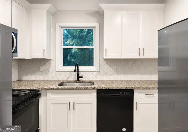 5th image of 1385 Plaza Ave Sw, Atlanta, GA 30310 | MLS# 10830776