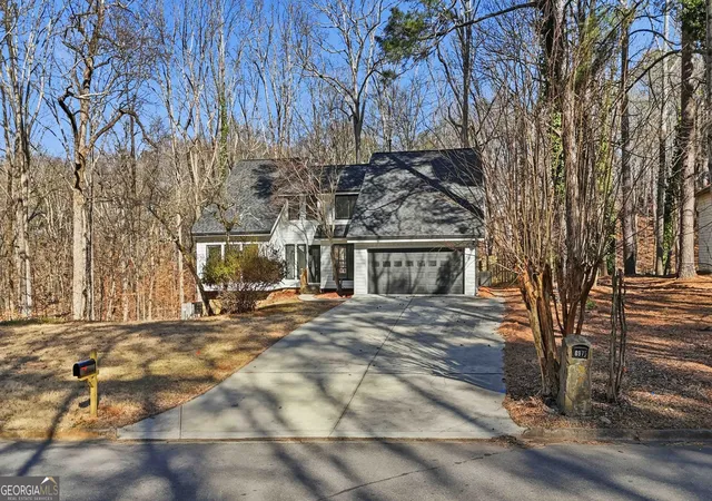 Photo 1 of Manufactured home for sale at 8975 Martin Rd, Roswell, GA 30076 | MLS# 10836543 | Listing updated on 2026-09-14