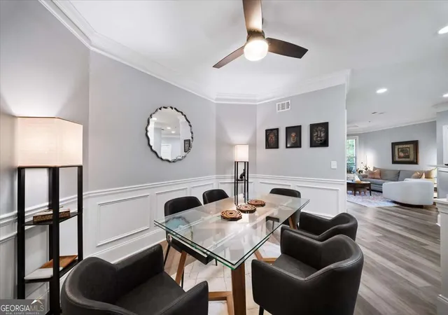 Listing Photo 5 - Condo for sale in building located at 4100 Paces Walk, Atlanta, GA 30339 - Unit #1101