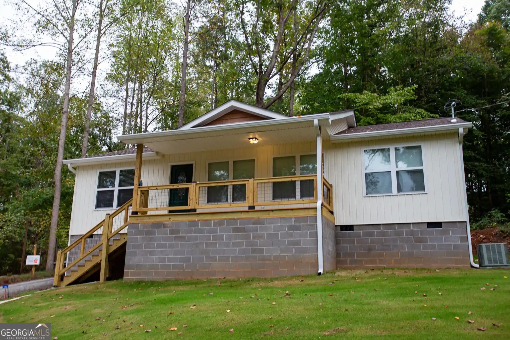 Photo 1 of Single family home for sale at 205 Gumlog Dr, Lavonia, GA 30553 | MLS# 10825718 | Listing updated on 2026-10-19