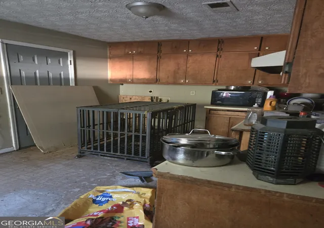 4th image of 5201 Albert Dr, Forest Park, GA 30297 | MLS# 10756379