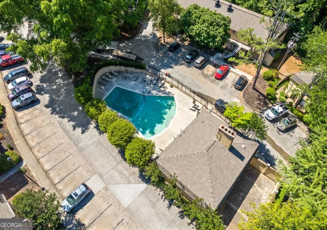 2nd image of 5400 Roswell Rd, Sandy Springs, GA 30342