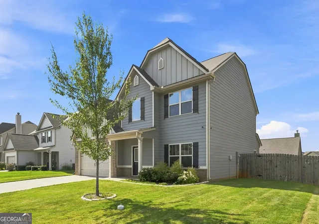 Photo 2 of Single family home for sale at 15 Belfield Ct, Adairsville, GA 30103 | MLS# 10835117 | Listing updated on 2026-09-07