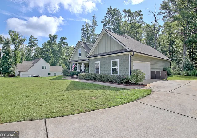 Photo 3 of Single family home for sale at 134 Old Bailey Farms Dr, Senoia, GA 30276 | MLS# 10806339 | Listing updated on 2026-08-13
