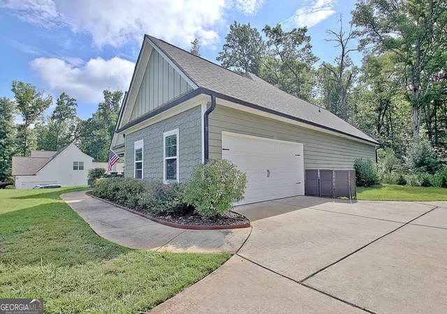 Photo 4 of Single family home for sale at 134 Old Bailey Farms Dr, Senoia, GA 30276 | MLS# 10806339 | Listing updated on 2026-08-13