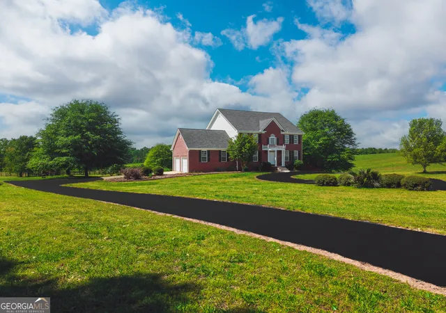 Photo 3 of Single family home for sale at 724 Teamon Rd, Griffin, GA 30223 | MLS# 10637739 | Listing updated on 2026-10-22