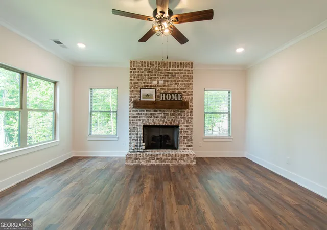 Photo 4 of Sale Pending at 386 Mulberry Cir, Jasper, GA 30143 | MLS# 10819295 | Listing updated on 2026-10-08