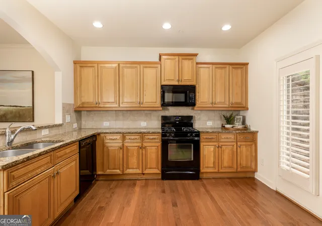Photo 4 of Townhouse for sale at 7280 Glisten Ave, Sandy Springs, GA 30328 | MLS# 10764019 | Listing updated on 2026-08-14