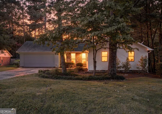 Photo 2 of Single family home for sale at 4049 Tutwren Ct Ne, Marietta, GA 30066 | MLS# 10832154 | Listing updated on 2026-09-07
