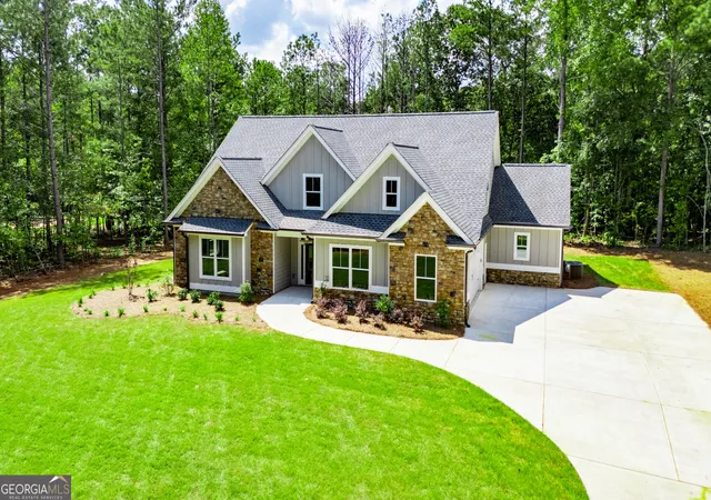 Photo 2 of Single family home for sale at 6851 Phillips Mill Rd, Douglasville, GA 30135 | MLS# 10598229 | Listing updated on 2026-01-27
