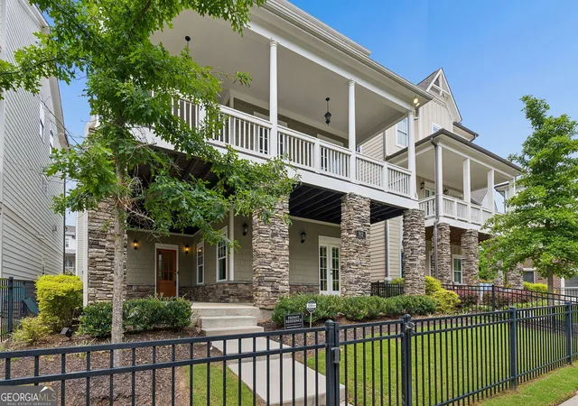 Photo 2 of Sale Pending at 912 Luther St Nw, Atlanta, GA 30318 | MLS# 10703319 | Listing updated on 2026-10-14