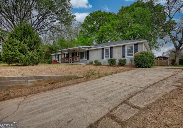 Homes for sale in Winder, GA | 180 Capitol Ave, Winder, GA 30680 | MLS# 10800715
