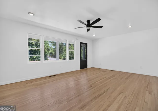 Photo 4 of Single family home for sale at 501 Mcspadden Cir, Centre, AL 35960 | MLS# 10822169 | Listing updated on 2026-09-27