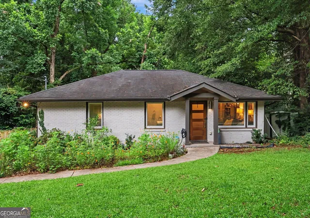 1st image of 2041 E Lilac Ln, Decatur, GA 30032 | MLS# 10803483