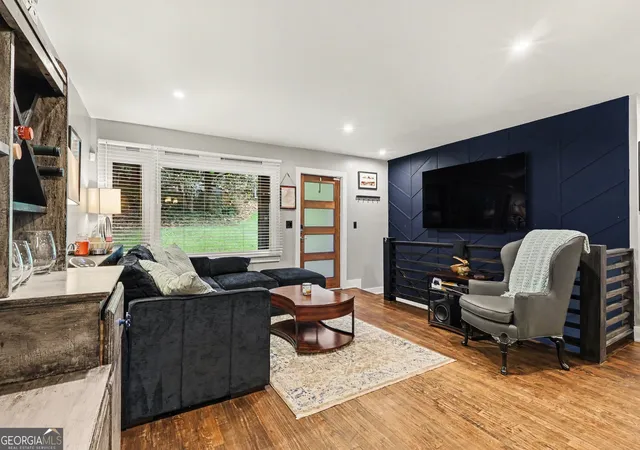 5th image of 2041 E Lilac Ln, Decatur, GA 30032 | MLS# 10803483