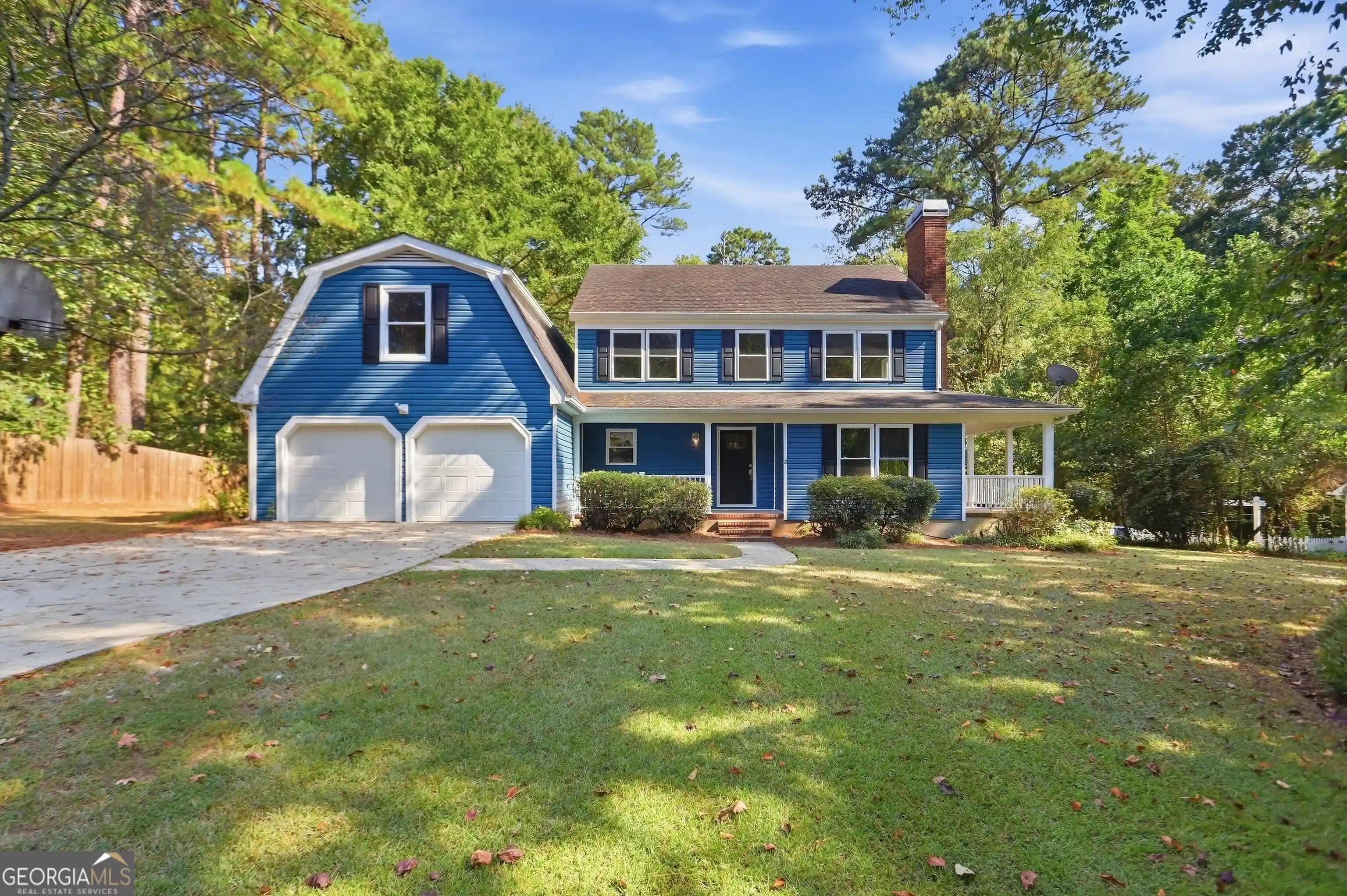 Photo 1 of Sale Pending at 990 Chads Frd Ct, Macon, GA 31210 | MLS# 10855904 | Listing updated on 2026-10-16