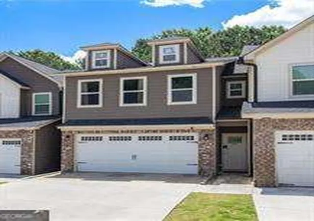 Photo 2 of Townhouse for sale at 7805 Rock Rose Ln, Fairburn, GA 30213 | MLS# 10813550 | Listing updated on 2026-10-29