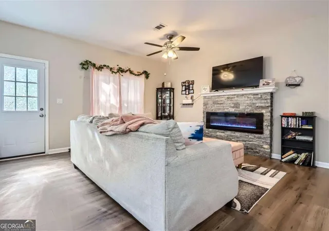 Photo 4 of Townhouse for sale at 7805 Rock Rose Ln, Fairburn, GA 30213 | MLS# 10813550 | Listing updated on 2026-10-29