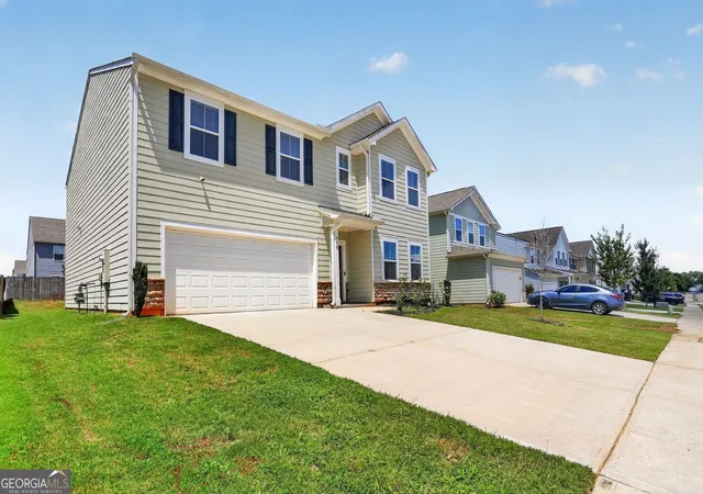Photo 2 of Single family home for sale at 616 Blue Ash Ct, Mcdonough, GA 30253 | MLS# 10824828 | Listing updated on 2026-09-14