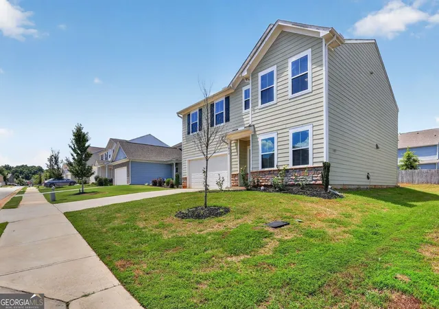 Photo 3 of Single family home for sale at 616 Blue Ash Ct, Mcdonough, GA 30253 | MLS# 10824828 | Listing updated on 2026-09-14