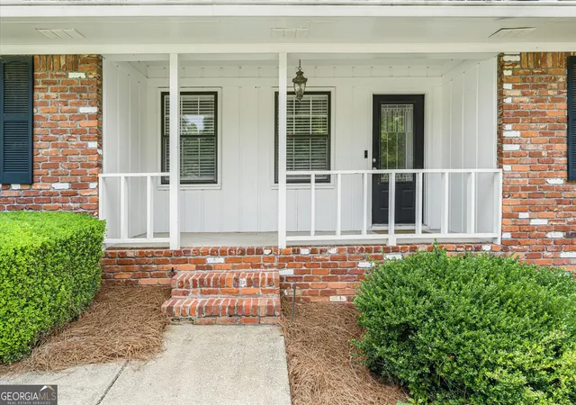 Photo 3 of Single family home for sale at 226 Machelle Ln Sw, Marietta, GA 30064 | MLS# 10816422 | Listing updated on 2026-08-29