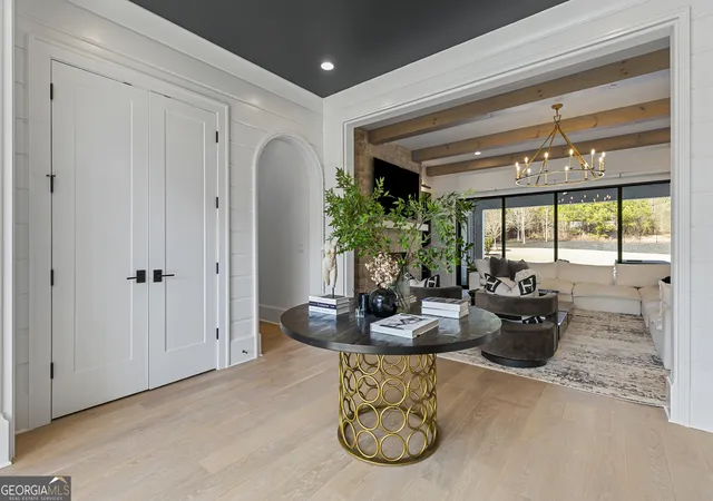 Photo 3 of Mansion for sale at 10190 Cedar Ridge Dr, Alpharetta, GA 30004 | MLS# 10678937 | Listing updated on 2026-08-18