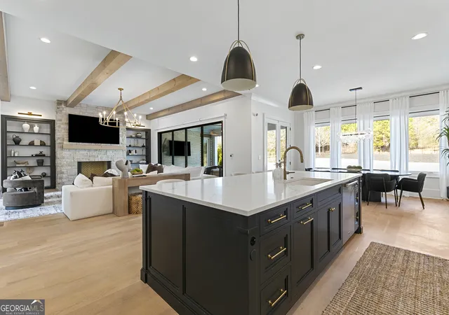 Photo 4 of Single family home for sale at 10190 Cedar Ridge Dr, Alpharetta, GA 30004 | MLS# 10678937 | Listing updated on 2026-08-18
