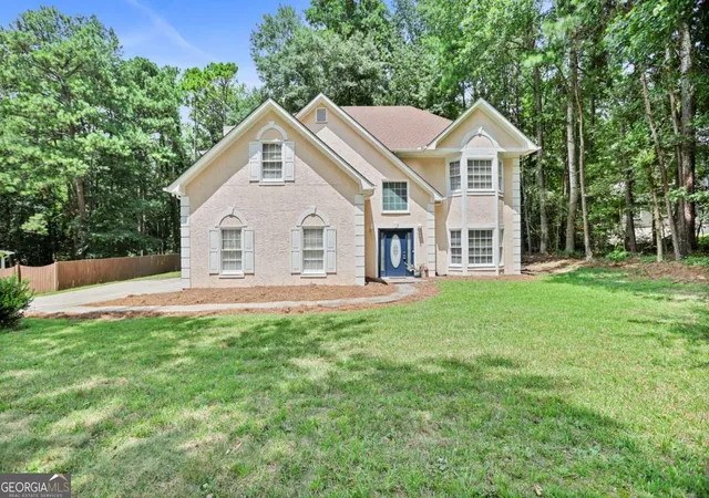 Photo 1 of Sale Pending at 652 Country Lake Dr, Hampton, GA 30228 | MLS# 10576827 | Listing updated on 2026-01-20