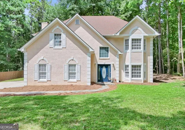 Photo 2 of Sale Pending at 652 Country Lake Dr, Hampton, GA 30228 | MLS# 10576827 | Listing updated on 2026-01-20
