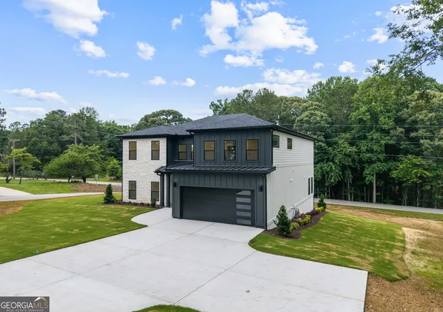 Photo 2 of Single family home for sale at 3634 Thompson Bnd, Gainesville, GA 30506 | MLS# 10786749 | Listing updated on 2026-09-04