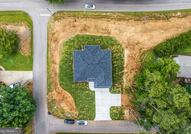Photo 4 of Single family home for sale at 3634 Thompson Bnd, Gainesville, GA 30506 | MLS# 10786749 | Listing updated on 2026-09-04
