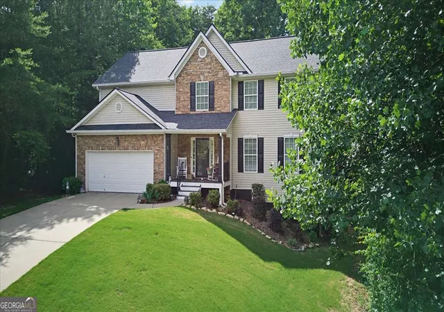 Photo 3 of Single family home for sale at 9055 Montclair Hills Dr, Cumming, GA 30028 | MLS# 10782558 | Listing updated on 2026-09-02