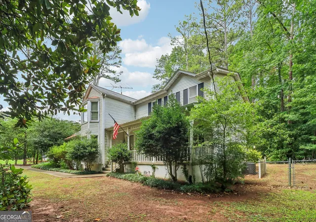 Photo 3 of Single family home for sale at 145 Red Oak Dr, Fayetteville, GA 30214 | MLS# 10808099 | Listing updated on 2026-07-31