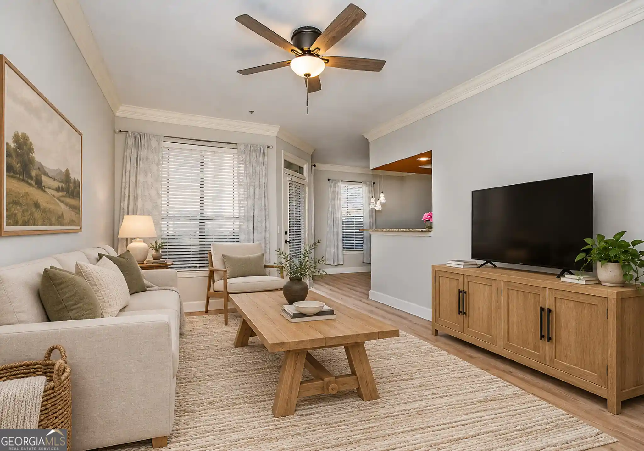 Listing Photo 1 - Condo for sale in 3777 Peachtree Rd Ne located at 3777 Peachtree Rd Ne, Atlanta, GA 30319 - Unit #1416